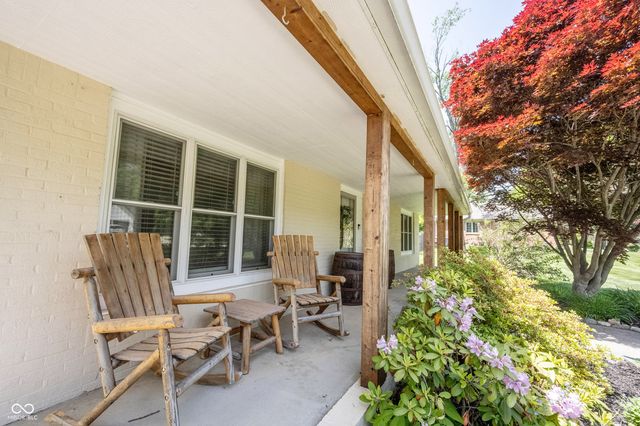9861 Oakleaf Way, Mccordsville, IN 46055