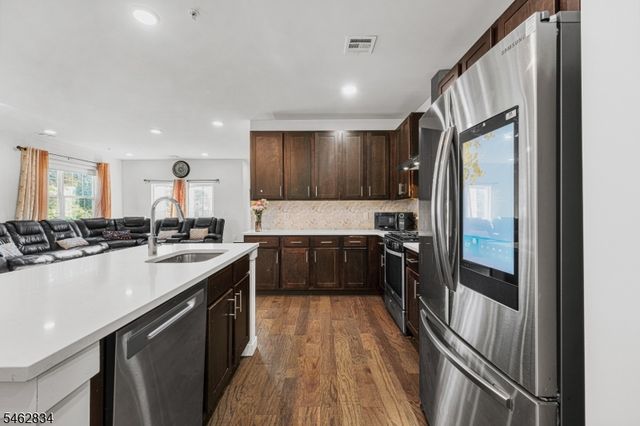 724 Lorhan Dr, Piscataway Twp., NJ 08854