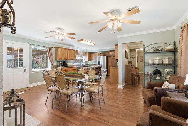6 Sherwood Drive, Conway, AR 72034