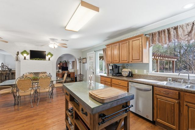 6 Sherwood Drive, Conway, AR 72034