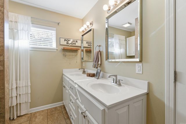 6 Sherwood Drive, Conway, AR 72034