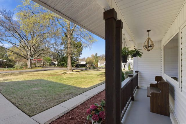 6 Sherwood Drive, Conway, AR 72034