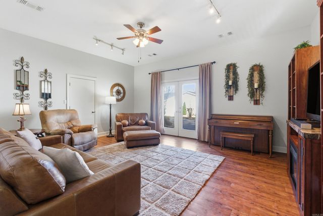 6 Sherwood Drive, Conway, AR 72034