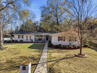 6 Sherwood Drive, Conway, AR 72034