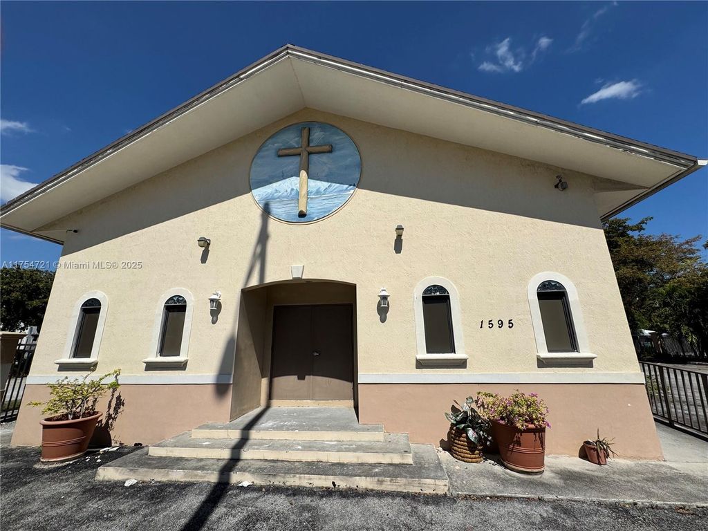 1595 NW 119th St, North Miami, FL 33167