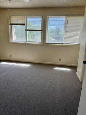 940 E Main St, Gallatin, TN 37066