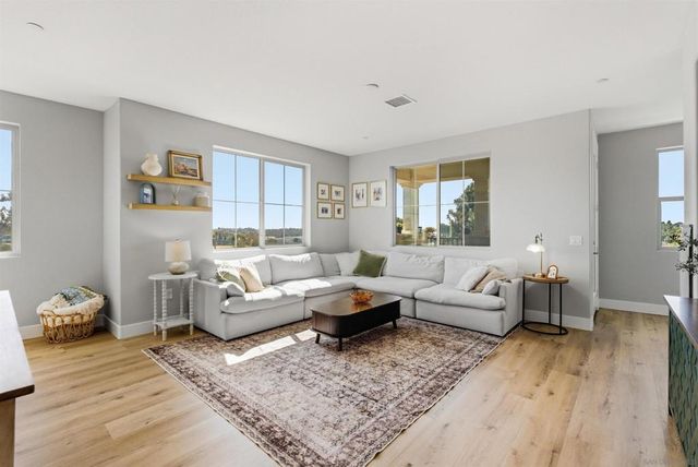 1525 Fig Tree Way, Oceanside, CA 92056
