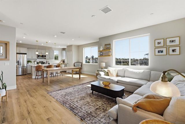 1525 Fig Tree Way, Oceanside, CA 92056