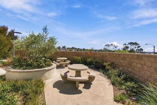 1525 Fig Tree Way, Oceanside, CA 92056