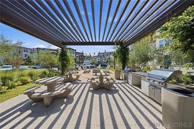 1525 Fig Tree Way, Oceanside, CA 92056