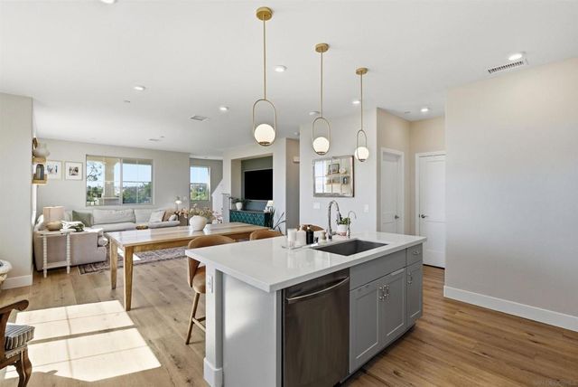 1525 Fig Tree Way, Oceanside, CA 92056