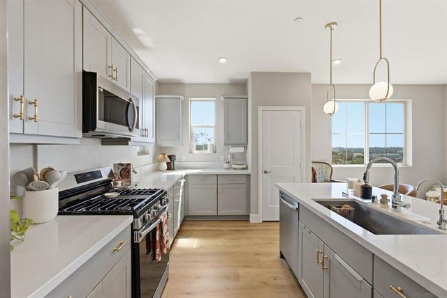 1525 Fig Tree Way, Oceanside, CA 92056