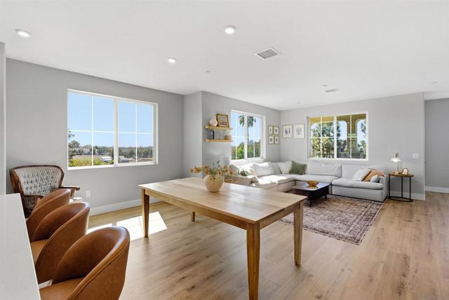1525 Fig Tree Way, Oceanside, CA 92056