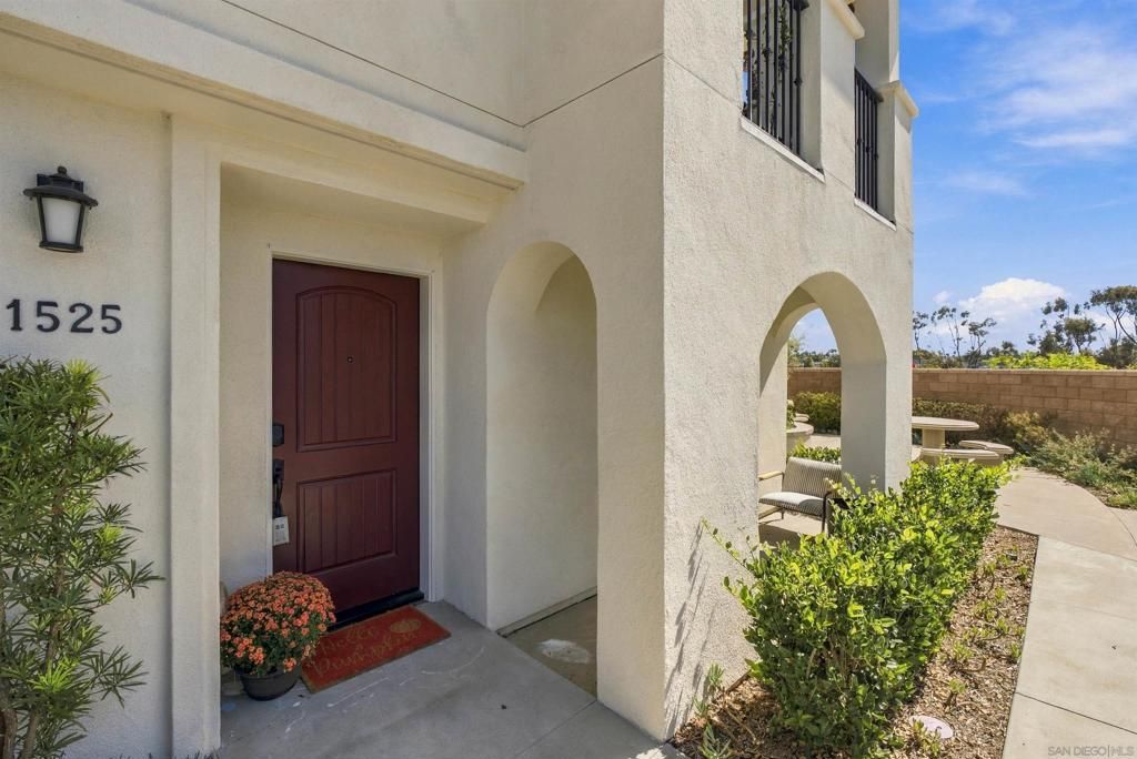 1525 Fig Tree Way, Oceanside, CA 92056