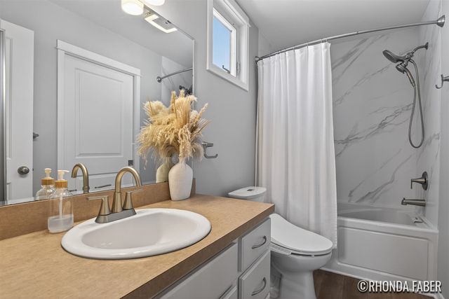3933 Spruce Lane, Holland, MI 49424
