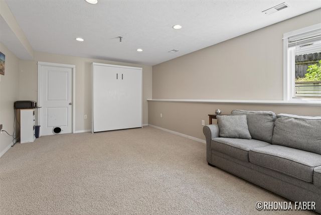 3933 Spruce Lane, Holland, MI 49424