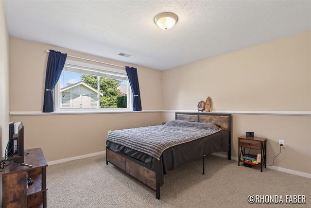3933 Spruce Lane, Holland, MI 49424