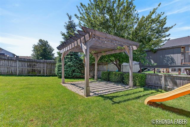 3933 Spruce Lane, Holland, MI 49424