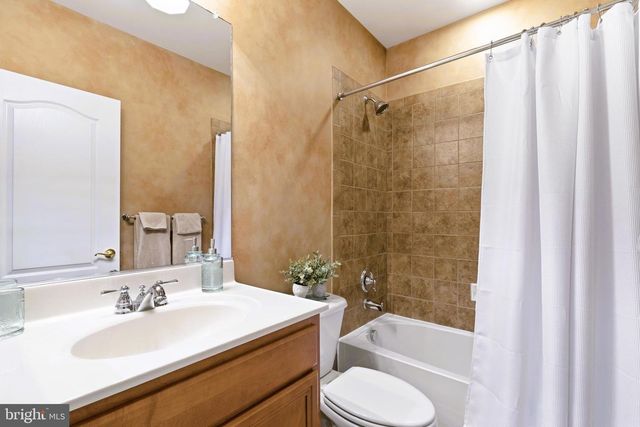 19606 BELLINGHAM LN, Leesburg, VA 20175