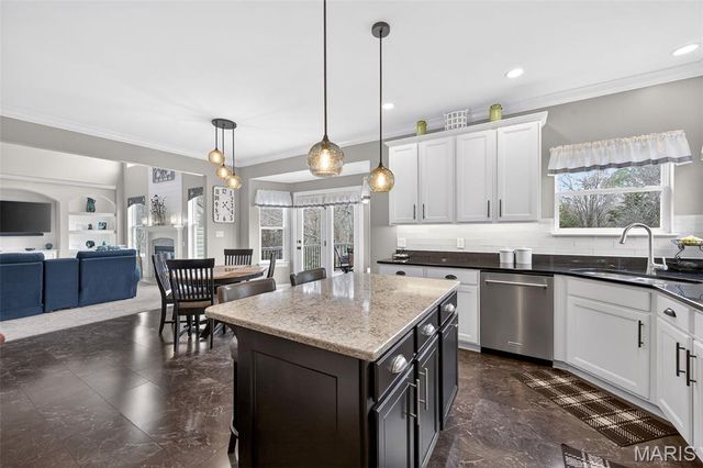 729 Tuscan Valley Court, Manchester, MO 63021