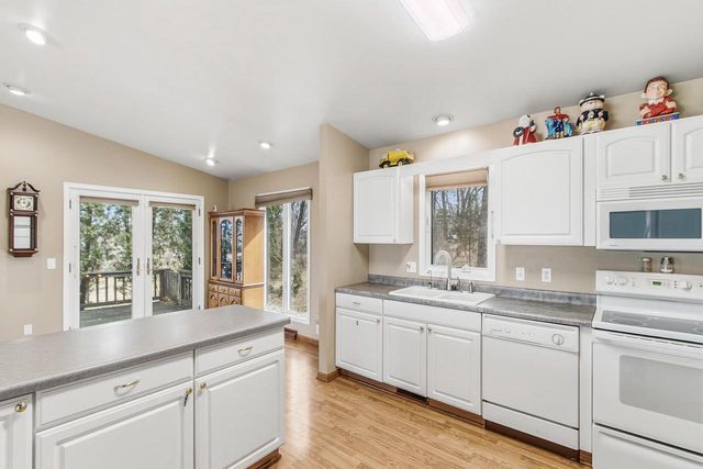 N6333 Suburban Heights Road, Pardeeville, WI 53954