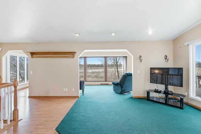 N6333 Suburban Heights Road, Pardeeville, WI 53954