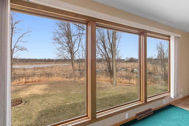 N6333 Suburban Heights Road, Pardeeville, WI 53954