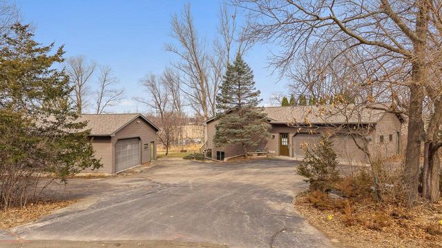 N6333 Suburban Heights Road, Pardeeville, WI 53954