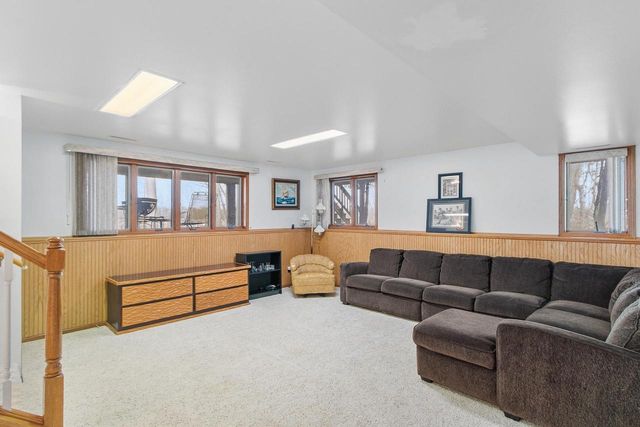 N6333 Suburban Heights Road, Pardeeville, WI 53954