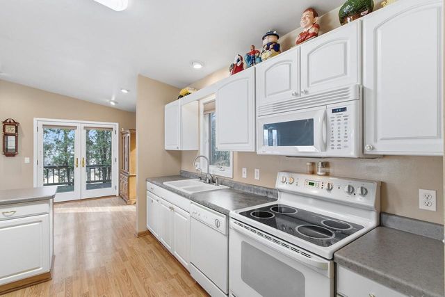 N6333 Suburban Heights Road, Pardeeville, WI 53954