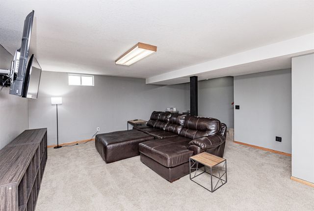 308 2nd Street NW, Bondurant, IA 50035