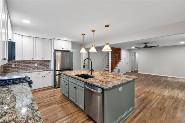401 Piney Point RD, Yorktown, VA 23692