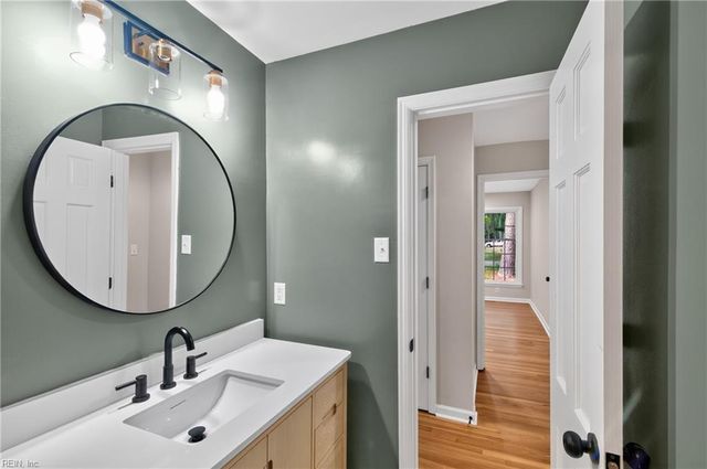 401 Piney Point RD, Yorktown, VA 23692