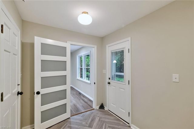 401 Piney Point RD, Yorktown, VA 23692