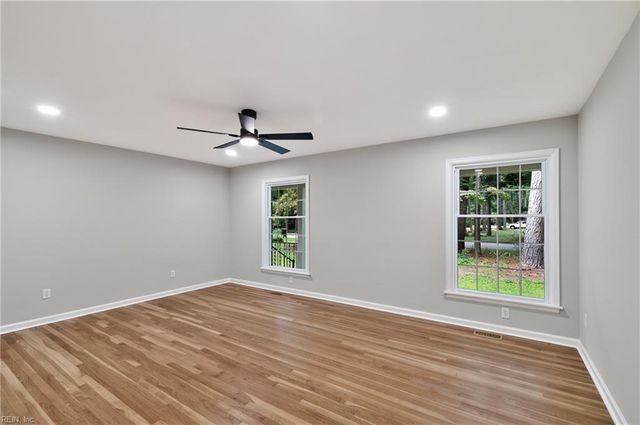 401 Piney Point RD, Yorktown, VA 23692