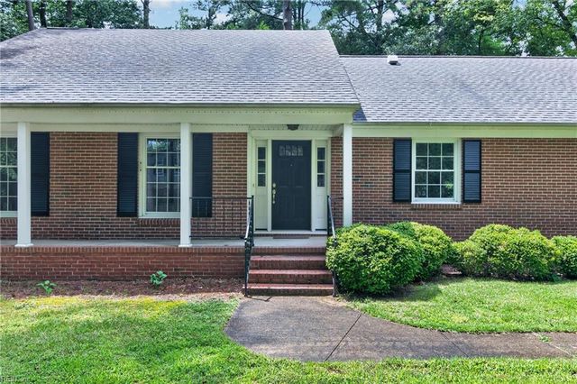 401 Piney Point RD, Yorktown, VA 23692