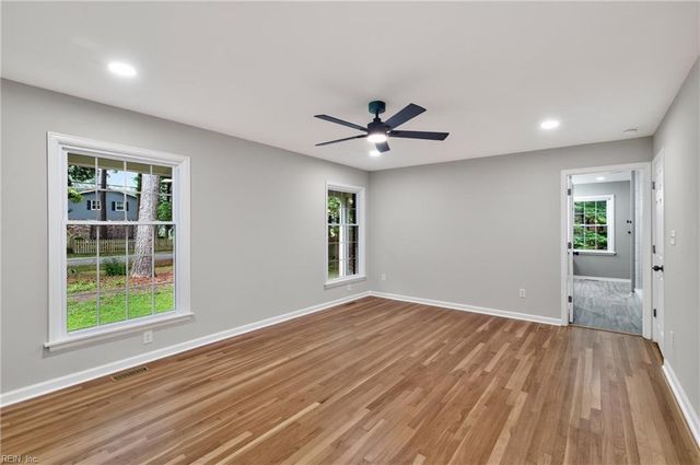 401 Piney Point RD, Yorktown, VA 23692