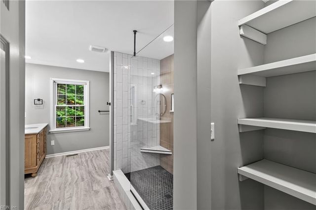 401 Piney Point RD, Yorktown, VA 23692