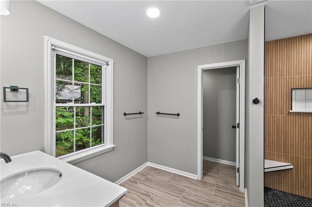 401 Piney Point RD, Yorktown, VA 23692