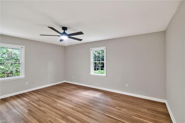 401 Piney Point RD, Yorktown, VA 23692
