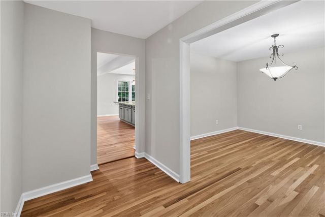 401 Piney Point RD, Yorktown, VA 23692