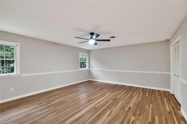 401 Piney Point RD, Yorktown, VA 23692
