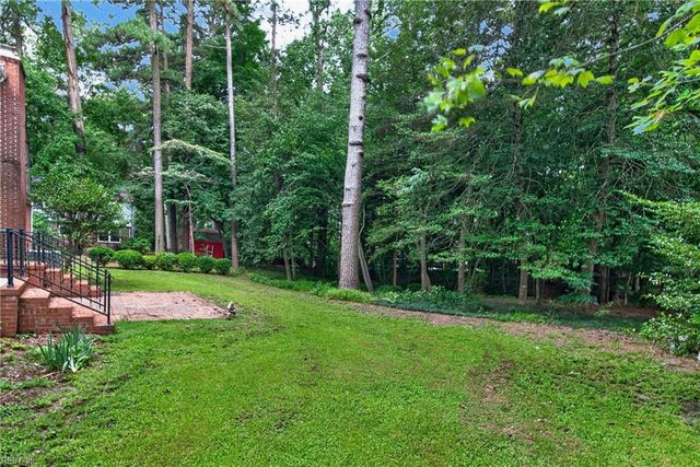 401 Piney Point RD, Yorktown, VA 23692