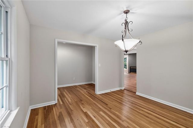 401 Piney Point RD, Yorktown, VA 23692