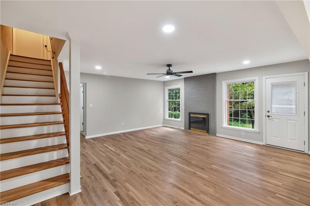 401 Piney Point RD, Yorktown, VA 23692