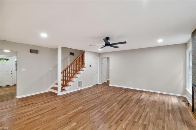 401 Piney Point RD, Yorktown, VA 23692
