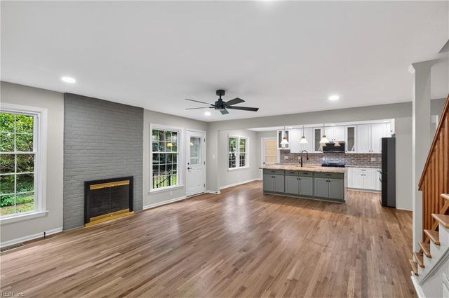 401 Piney Point RD, Yorktown, VA 23692