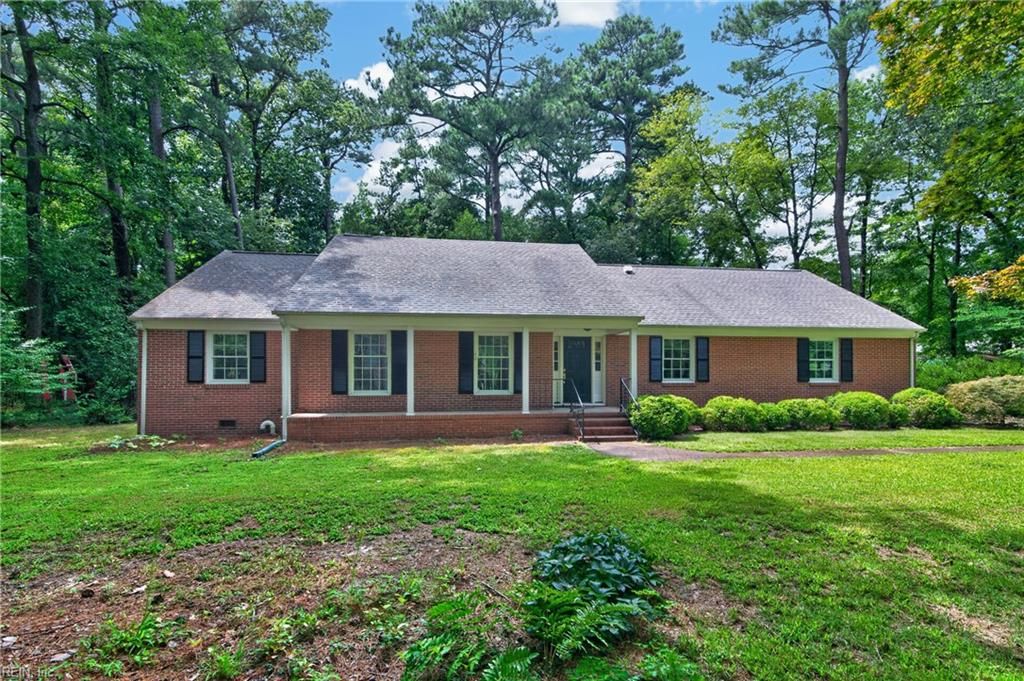 401 Piney Point RD, Yorktown, VA 23692
