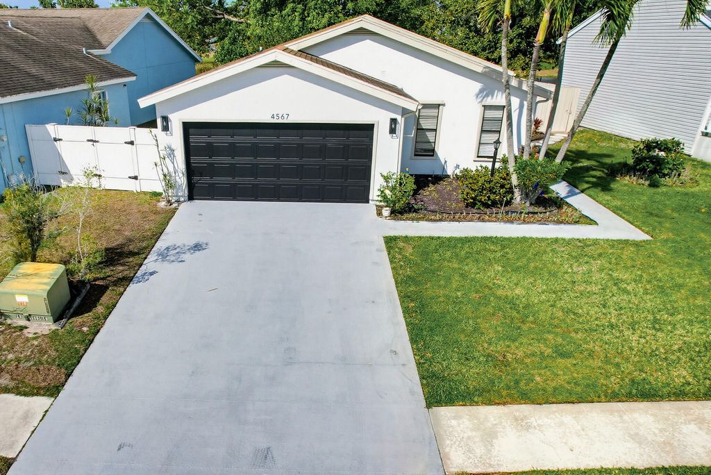 4567 Brook Drive, West Palm Beach, FL 33417