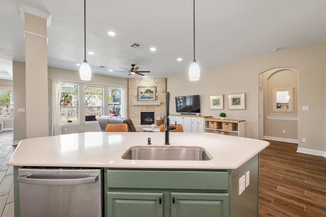 290 Grafton LN, Austin, TX 78737